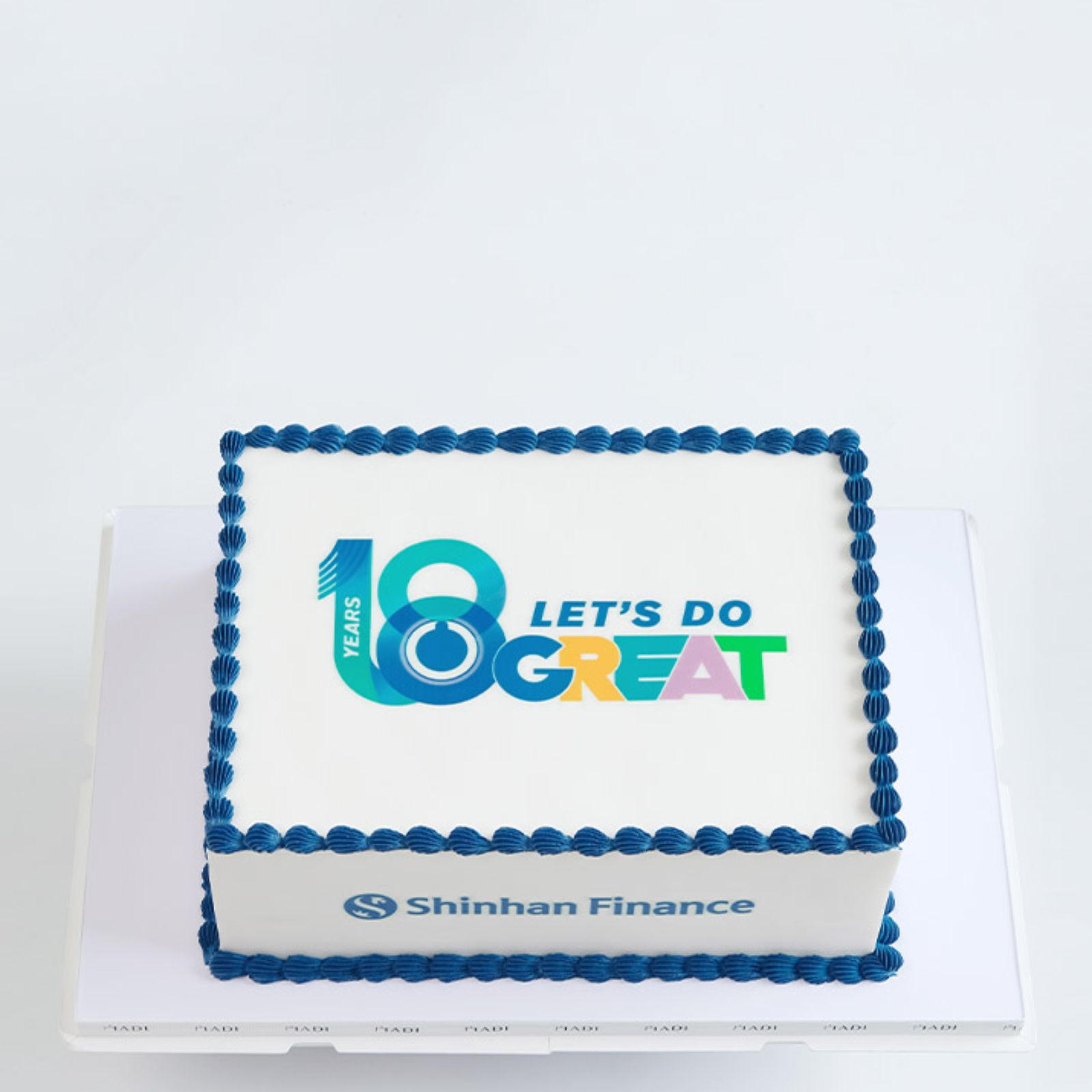 bánh kem in logo kỷ niệm ngày thành lập công ty