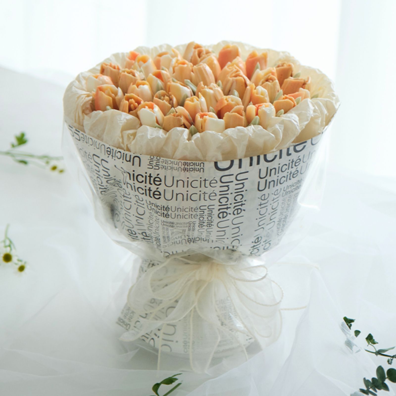 Gam màu cam be nhẹ nhàng nhưng đầy cảm xúc, tựa lời cảm ơn sâu lắng trong ngày tri ân