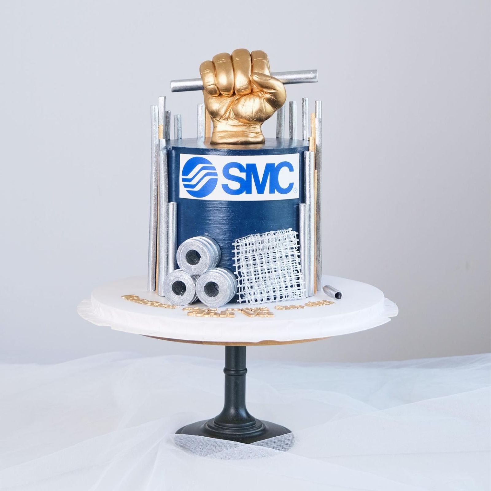 Bánh kem tặng sếp thể hiện tinh thần làm việc mạnh mẽ, vươn lên