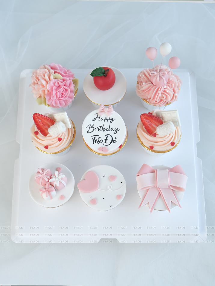 Cupcakes sắc hồng 01